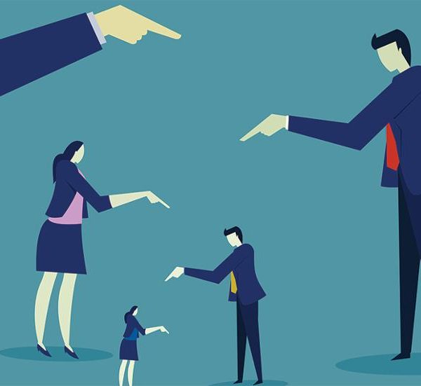 به دنبال مقصر